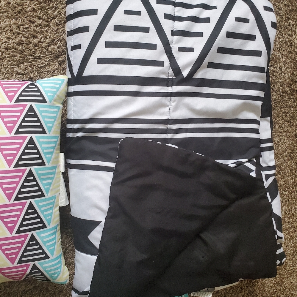 Twin XL comforter set